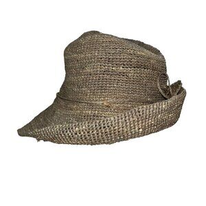 khaki straw very chic packable hat